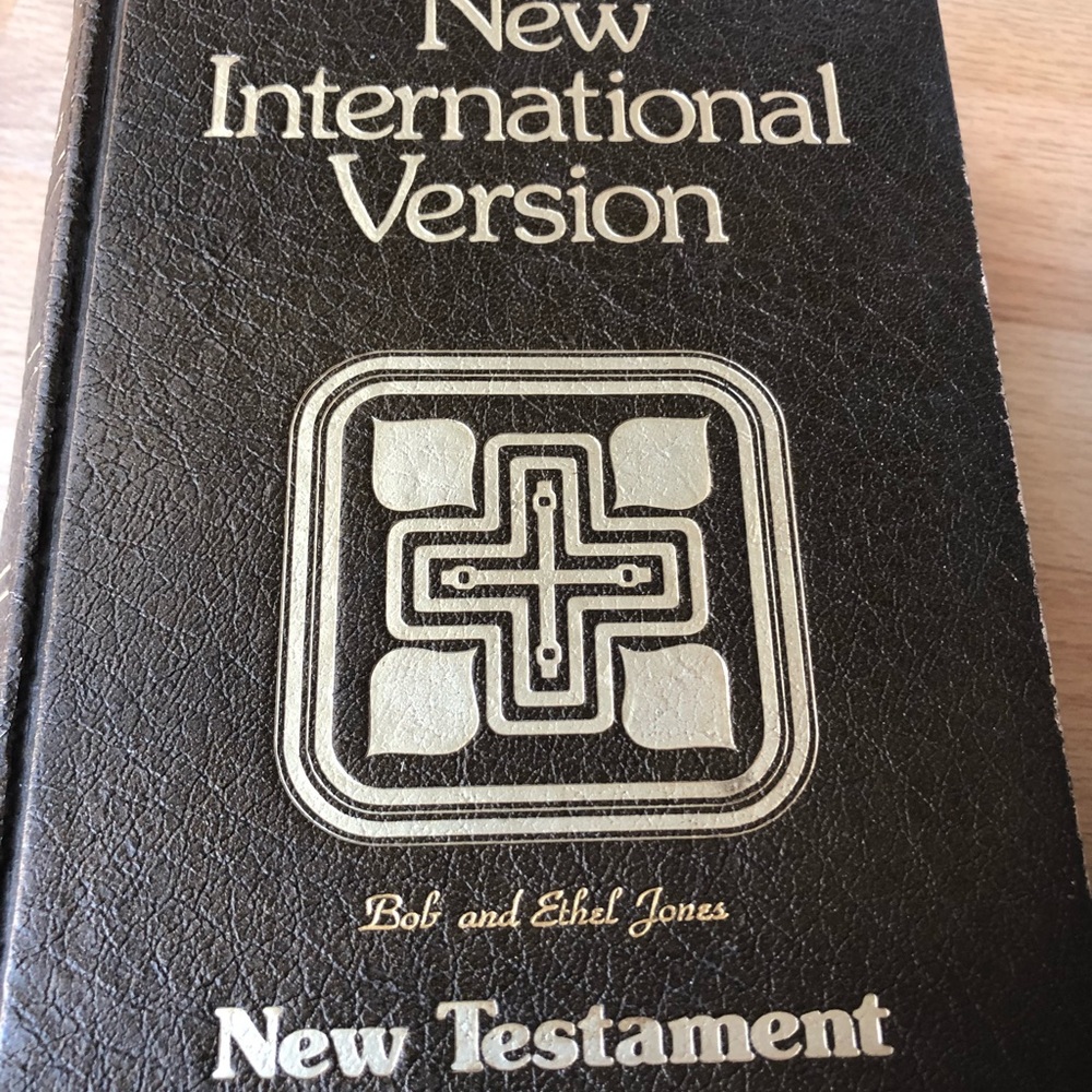 The New International Version New Testament by Bob